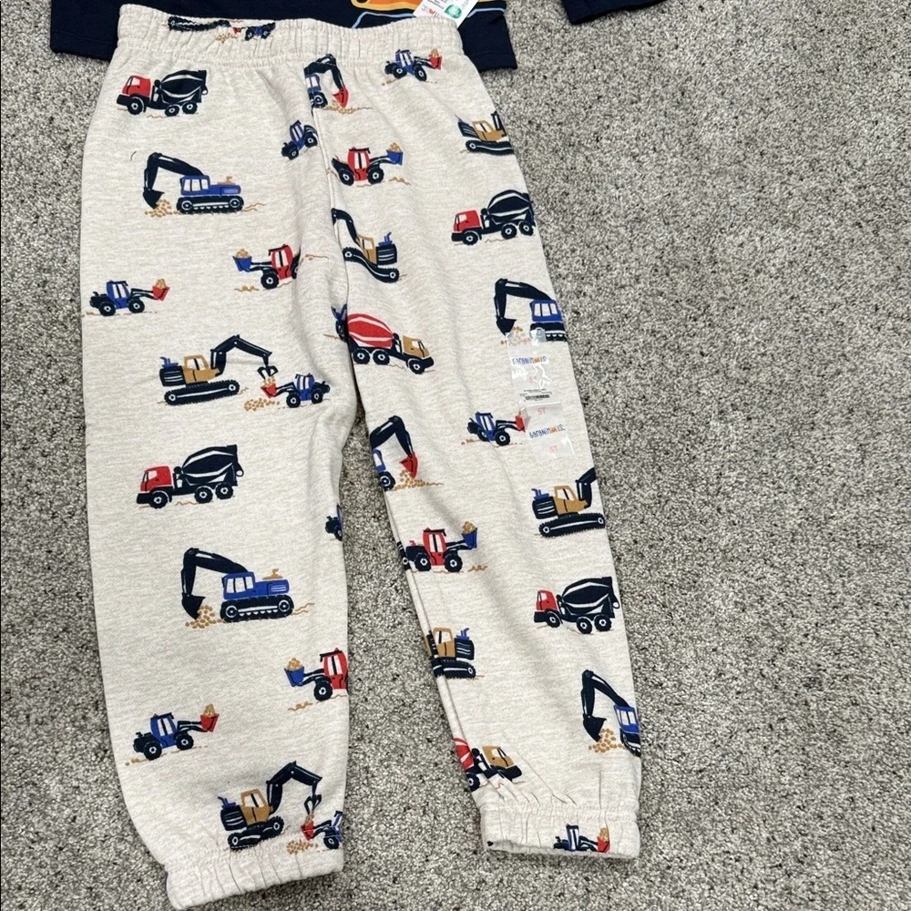 2 Set of pants and shorts